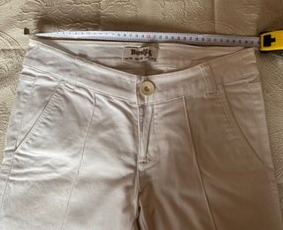 Pantalón vaquero blanco de campana muevo