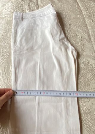 Pantalón vaquero blanco de campana muevo