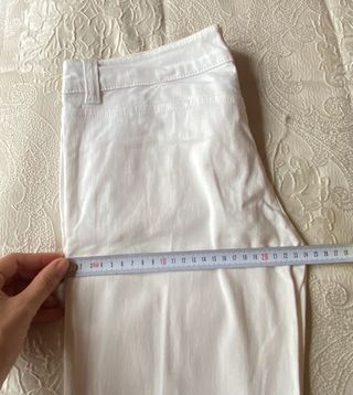 Pantalón vaquero blanco de campana muevo