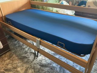Cama articulada poco uso