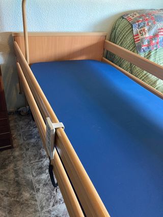 Cama articulada poco uso