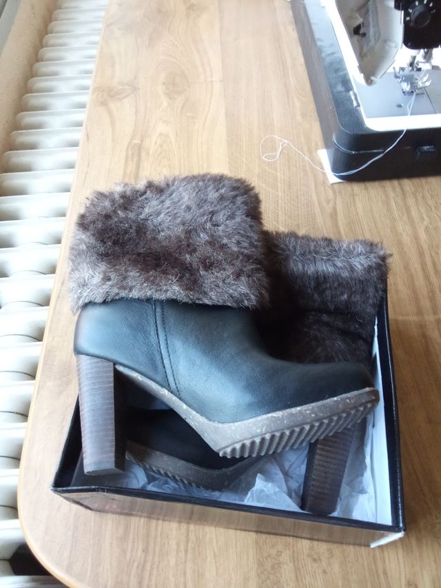 Botines botas tacon Scholl 36 nuevas