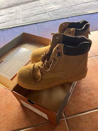 Botas de montaña- senderismo