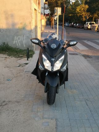 SYM JOYMAX 300i Start & Stop