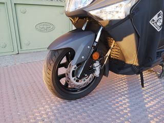 SYM JOYMAX 300i Start & Stop