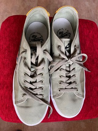 Zapatillas Nike. Talla 42