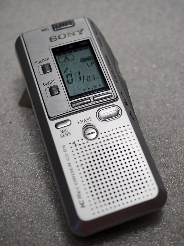Grabadora Sony ICD-B16 funcionando