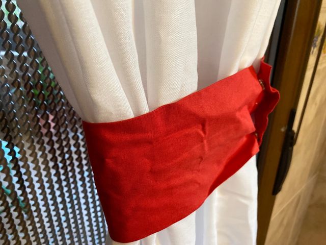 Visillo de tela blanco con varillas 