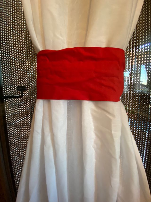 Visillo de tela blanco con varillas 