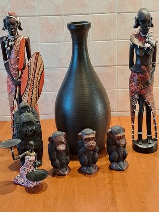 Vaso e oggetti africani