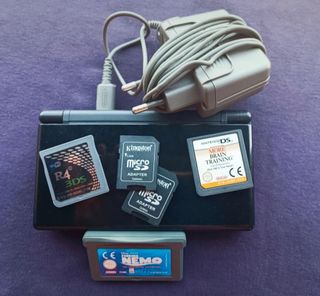 Nintendo DS Lite como nueva + juegos + stylus