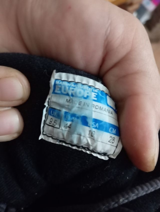 Esquís, botas y palos