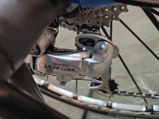 Bicicleta Fuji de carbono grupo Ultegra