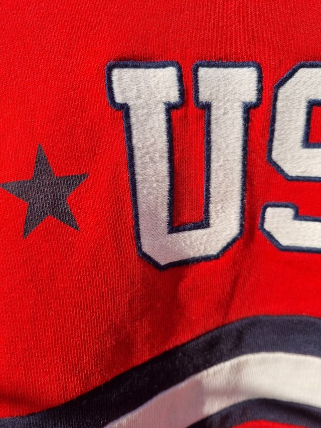 Sudadera roja USA