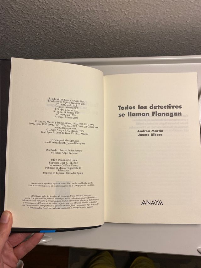 Libro “Todos los detectives se llaman Flanagan”