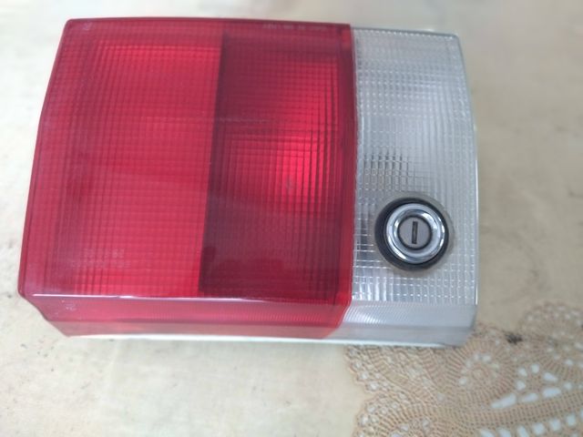 Piloto trasero Audi 80