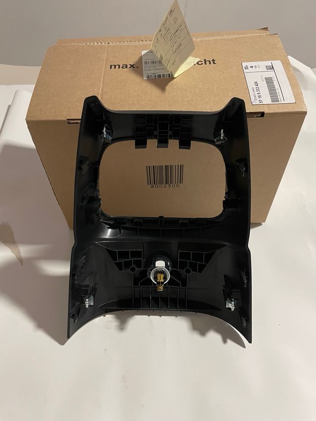 Consola trasera Mini F60 con salida de 12v