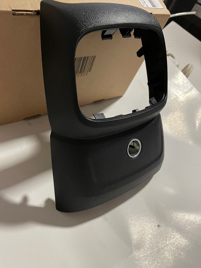 Consola trasera Mini F60 con salida de 12v