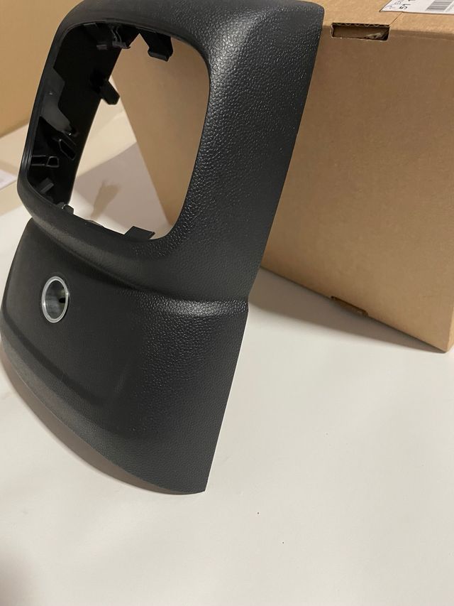 Consola trasera Mini F60 con salida de 12v