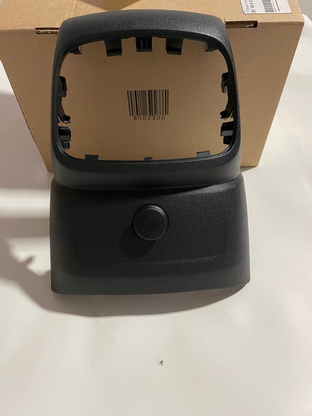 Consola trasera Mini F60 con salida de 12v