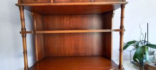 Estantería antigua / Librería antigua