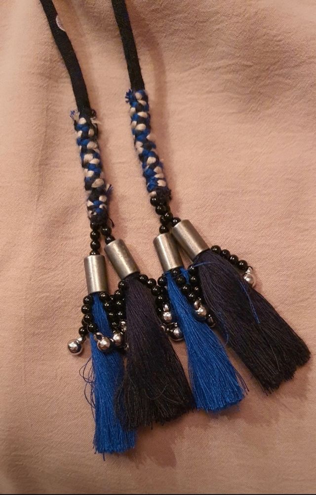 Vestido estampado con bordado de Zara