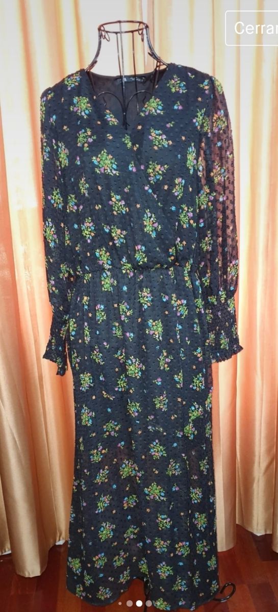 Vestido estampado de plumeti Zara