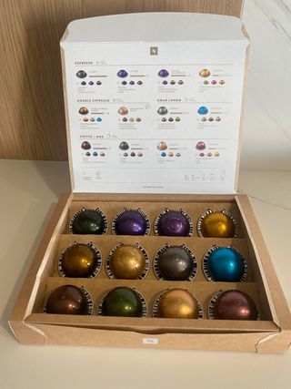 Cafetera  Nespresso Vertuo Plus Deluxe Black C