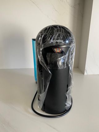 Cafetera  Nespresso Vertuo Plus Deluxe Black C