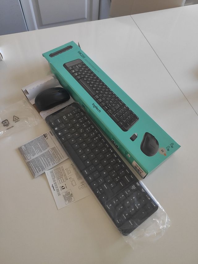 Teclado y ratón inalámbricos Logitech