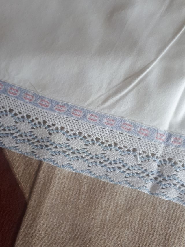 sabana y almohadon con puntilla