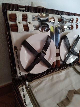 Cesta mimbre y complementos