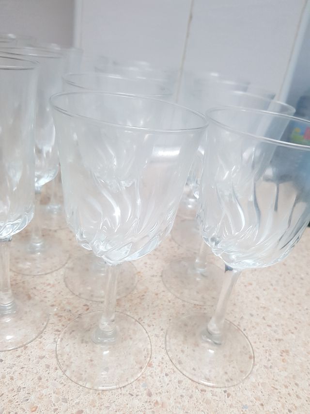 Lote de 21 copas finas de calidad.