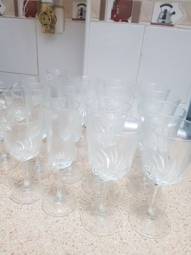 Lote de 21 copas finas de calidad.