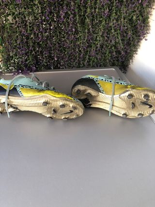 bota de fútbol Nike phanton T 36,5