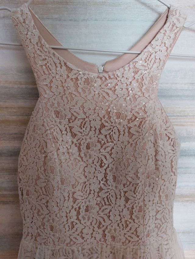 Vestido de encaje y tul