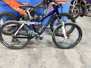 vendo bicicleta kona stinky de descenso y montaña 