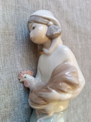 Figura Lladró Niña con gallo