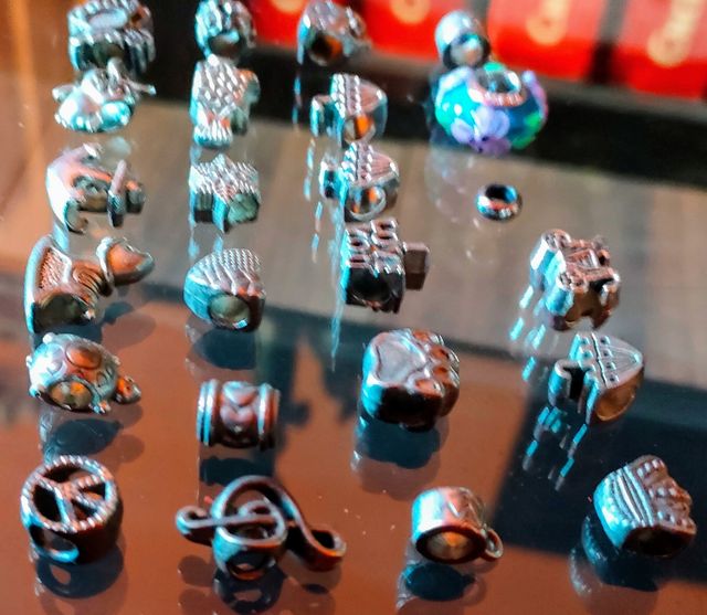 Charms per bracciali 5pz = 1€