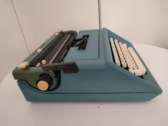 Máquina de escribir Olivetti