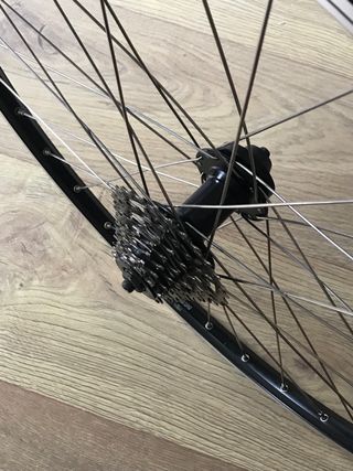Llanta bicicleta carretera trasera con piñon de 7v