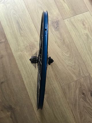 Llanta bicicleta carretera trasera con piñon de 7v