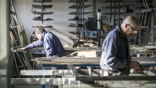 SE BUSCA PEÓN con experiencia