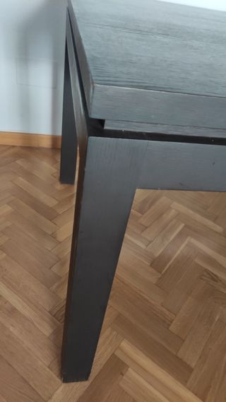 Mesa comedor diseño Roble. madera maciza