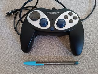 Mando PC Trustmaster.