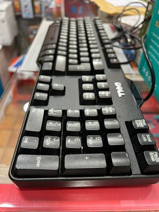 Teclado con cable USB ( Dell SK-8115)