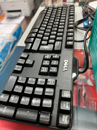 Teclado con cable USB ( Dell SK-8115)