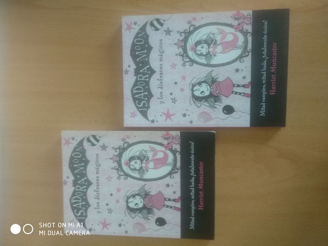 Libro Isadora Moon disfraces magicos
