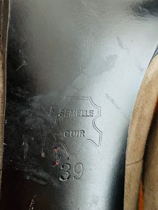 Zapato salón mujer marca Jonak.