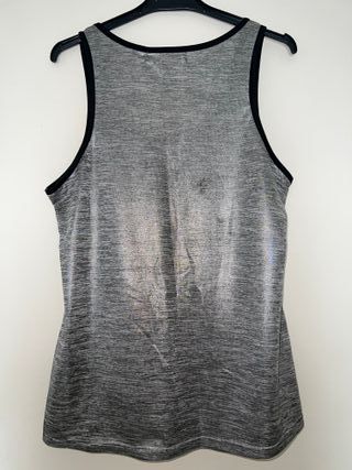 Camiseta de tirantes plateada
